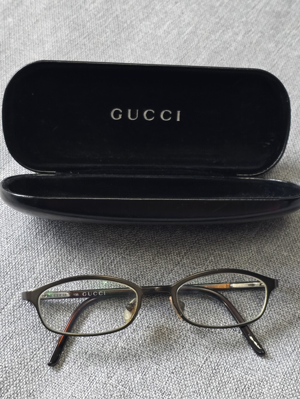 Vintage Gucci GG 1646 R1V (Size: 49-18-135) Oval Metal-Acetate Glasses w/ Casing